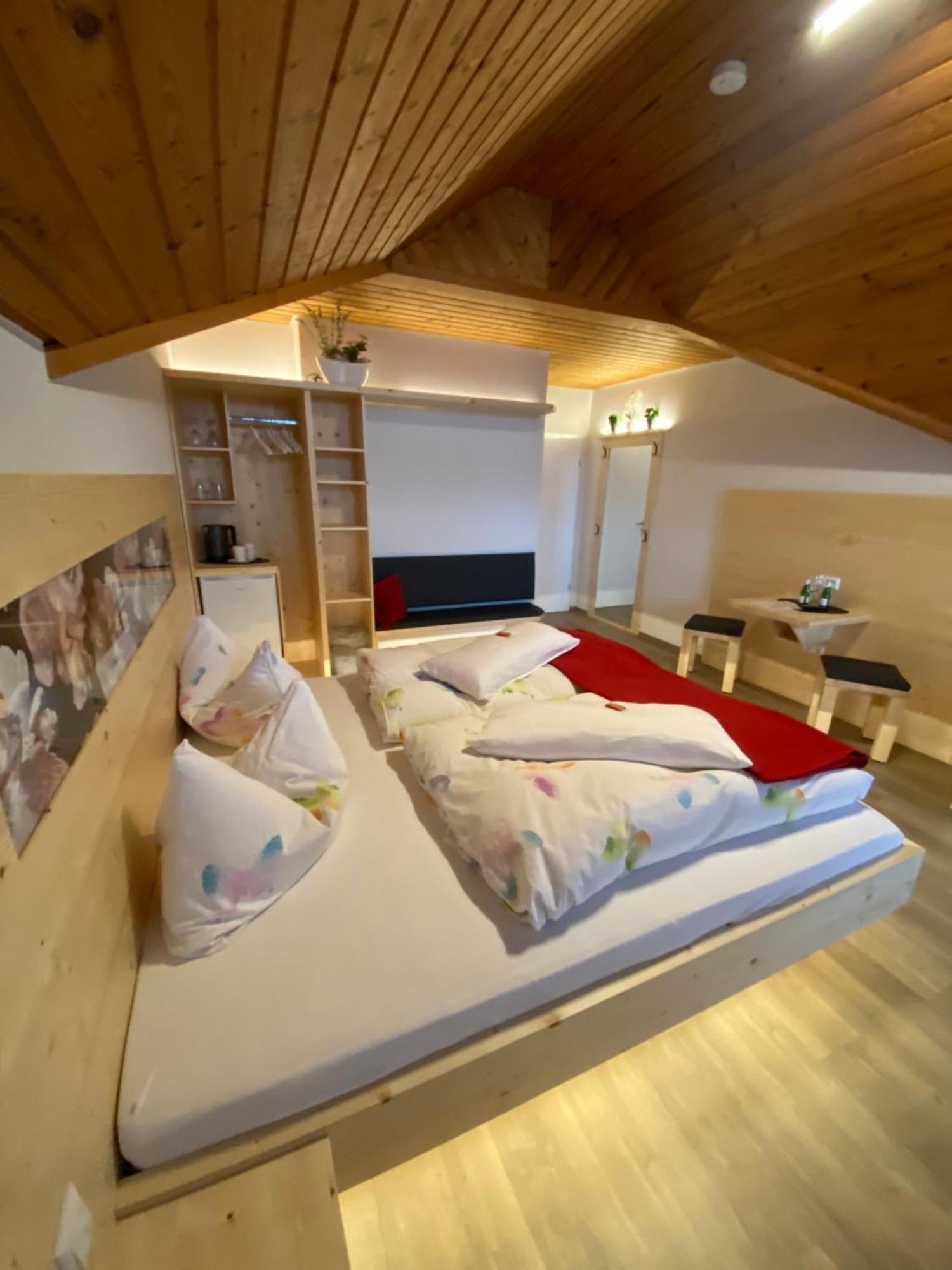 Doppelzimmer mit Balkon